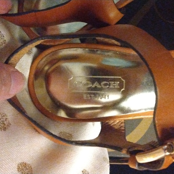 Coach Dani women's tan strap platform heels sz 9B - Picture 3 of 17